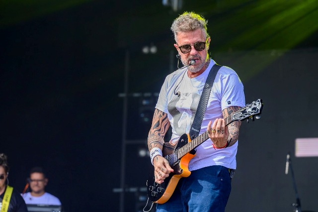 Tuca Fernandes se apresenta em Fortaleza nesta sexta (25)