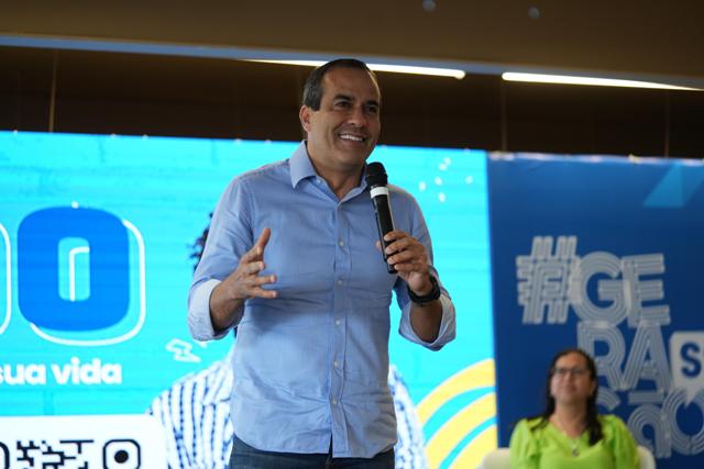 Prefeitura entrega certificado e tablets para 400 jovens que concluíram primeira fase do programa Geração SSA