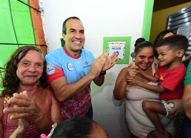 Prefeitura entrega mais 100 casas reformadas pelo Morar Melhor na Baixa de Quintas