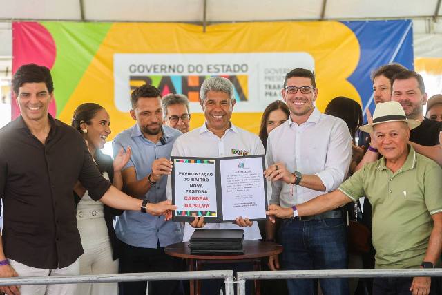 Depois de anunciar apoio a ACM Neto, deputado divide palanque com Jerônimo