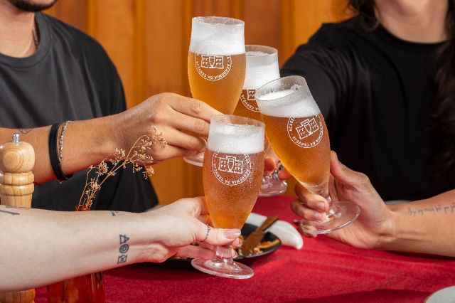 No Dia do Nordestino, cerveja também celebra identidade: da mandioca ao caju e à laranja, insumos da região inspiram a produção brasileira