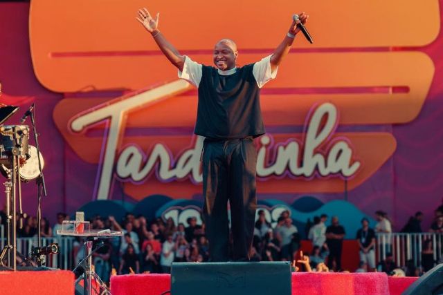 Tardezinha, de Thiaguinho, celebra 10 anos e ganha doc da Zebra Streaming revelando os bastidores do sucesso