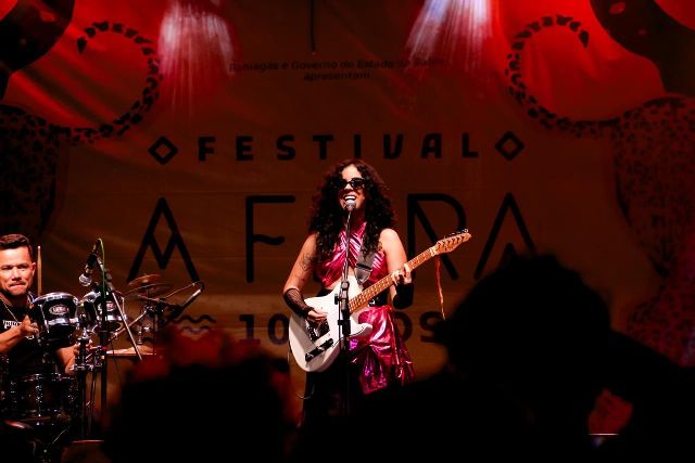 Andrezza apresenta show gratuito no dia 30