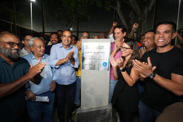 Com investimento de R$ 4,3 milhões, Prefeitura entrega Largo do Papagaio completamente requalificado