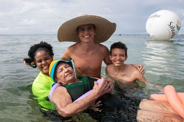 Ondina recebe banho de mar assistido para pessoas com deficiência neste final de semana