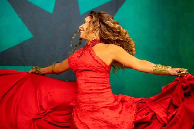 Mulher de Poder: Primeiro dia do Carnaval da Rainha homenageia sambistas mulheres e 30 anos do álbum Feijão com Arroz