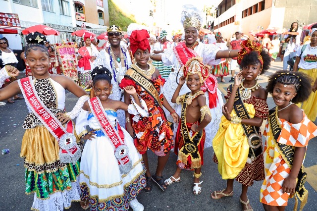Em novo dia, Fuzuê reúne famílias e grupos culturais no Circuito Orlando Tapajós