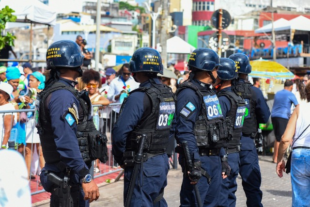 Serviços municipais promovem sustentabilidade, segurança e ordenamento na Festa de Iemanjá