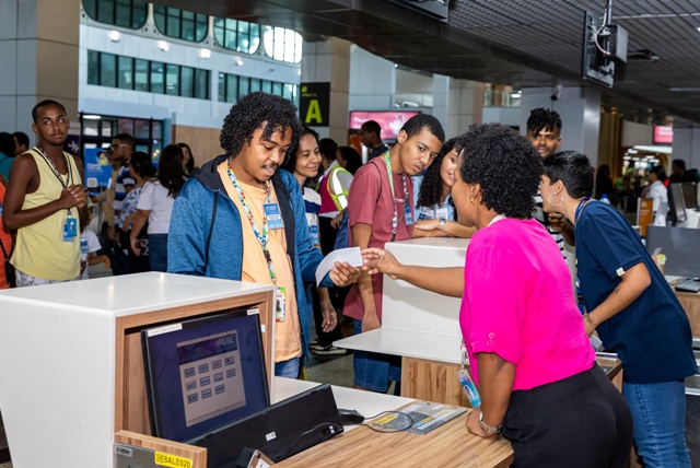 Salvador Bahia Airport promove visita guiada para crianças e jovens com TEA pelo terceiro ano