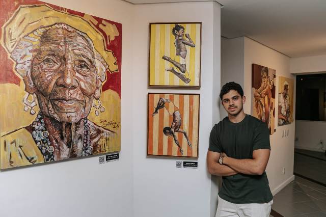 Após sucesso de lançamento, exposição de Chico Santana fica em cartaz até julho