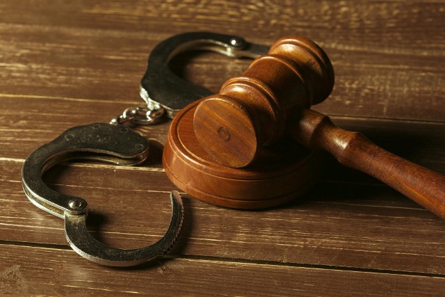 Atitudes do dia a dia que parecem inofensivas — mas podem virar caso de polícia