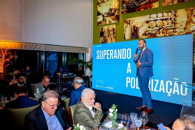 Lideranças da Bahia lotam evento para discutir os rumos do Brasil em 2026