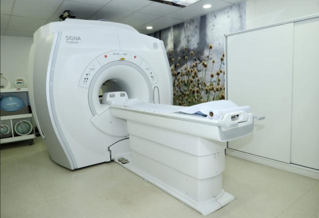 Inteligência Artificial torna exames de ressonância magnética mais rápidos e confortáveis