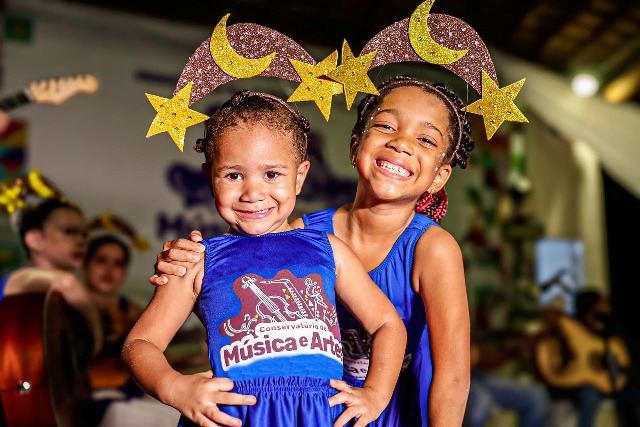 Projeto apoiado pela Bracell oferece 190 vagas gratuitas em oficinas de música e capoeira para crianças e jovens do Litoral Norte
