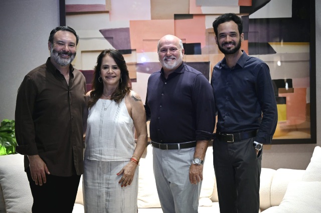 Bruno Carvalho, Magali Santana, Ricardo Visco e Rafael Dantas no bate-papo sobre Hospitalidade na CASACOR (Crédito: Pedro Accioly)