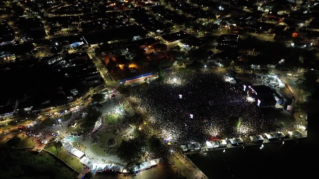 Frei Gilson faz apresentação histórica em Paulo Afonso em grande de fé e união