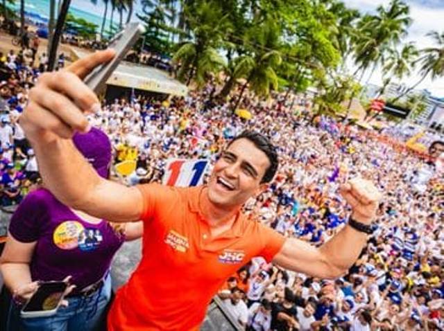 JHC vence Renan Filho no primeiro turno e é eleito governador de Alagoas