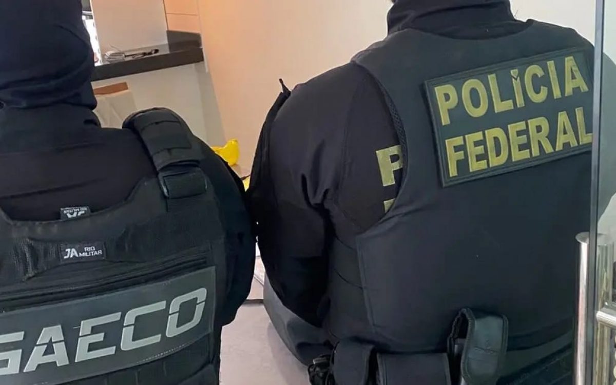 Lojistas e policiais militares são alvos de operação contra venda de armas a facções criminosas