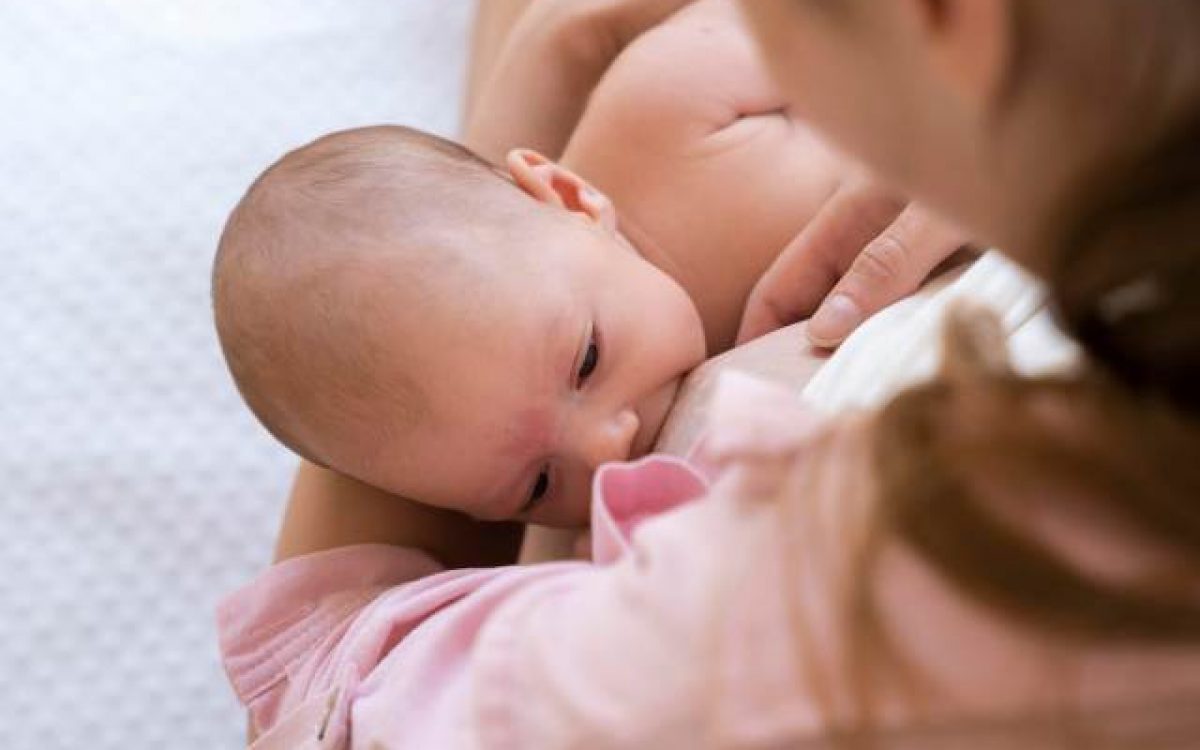 Simpósio reforça importância do cuidado multiprofissional no aleitamento materno