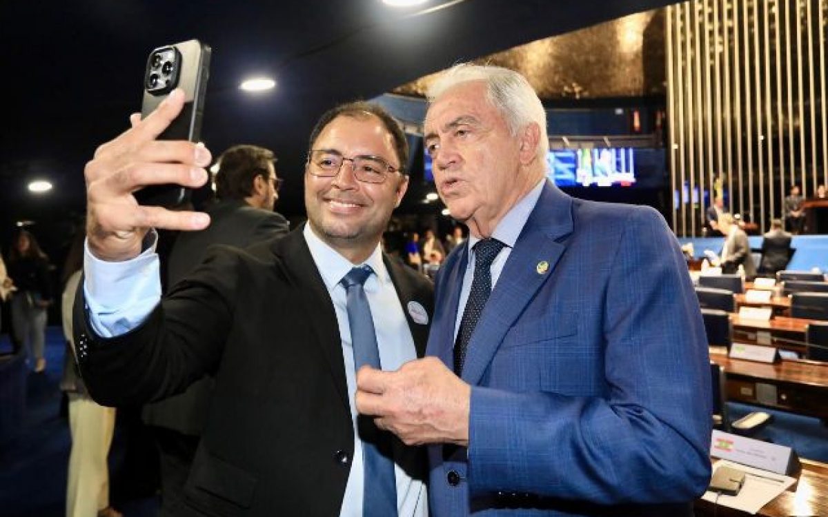 Projeto que beneficia ex-servidores da Chesf é aprovado no Senado; prefeito de Paulo Afonso acompanha votação