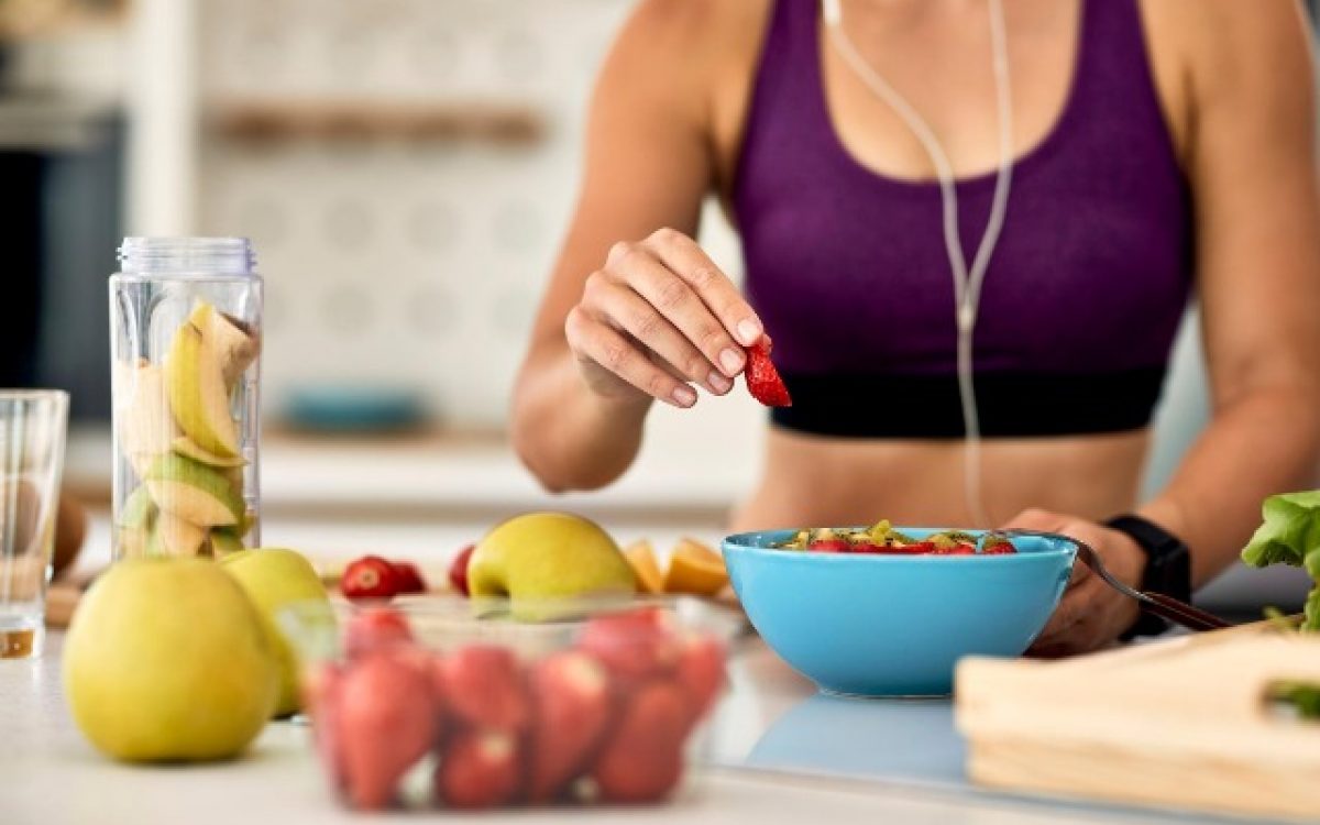 Dietas da internet: conheça os riscos e como buscar informações seguras sobre alimentos