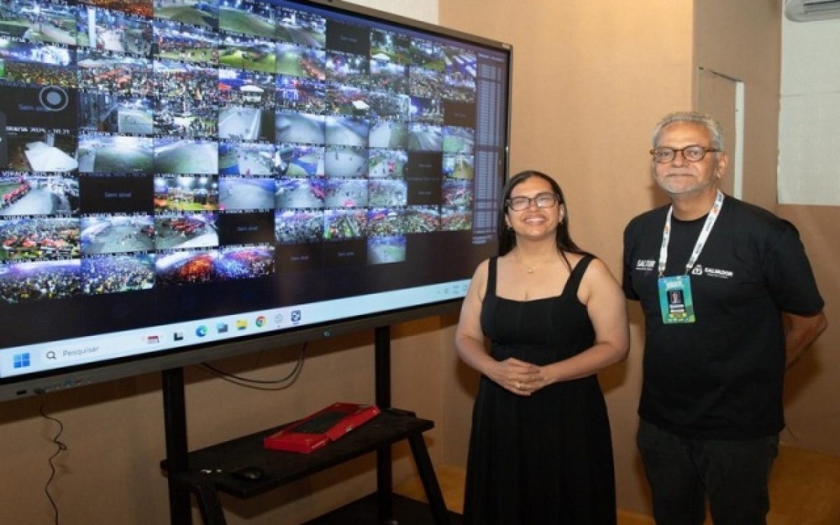 Ana Paula Matos acompanha centro de monitoramento do Virada Salvador e destaca ampliação do serviço 