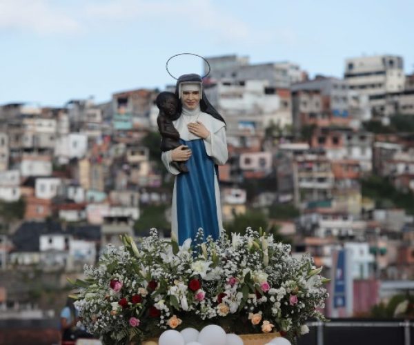 Imagem peregrina de Santa Dulce dos Pobres visita o Salvador Bahia Airport nesta segunda (4)