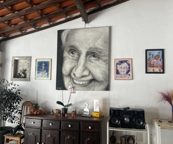 Filme Madeleine à Paris tem cena filmada na casa de D. Canô, e diretora revisita o local