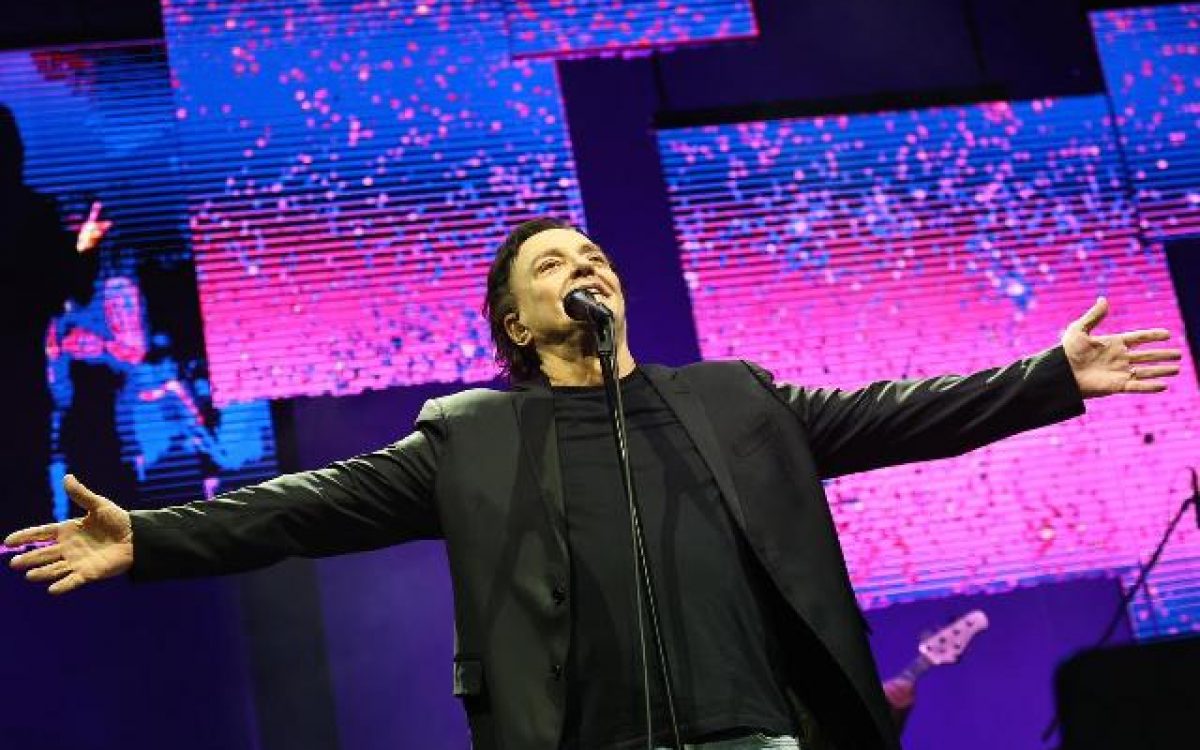 Fábio Jr. emociona o público na Concha Acústica