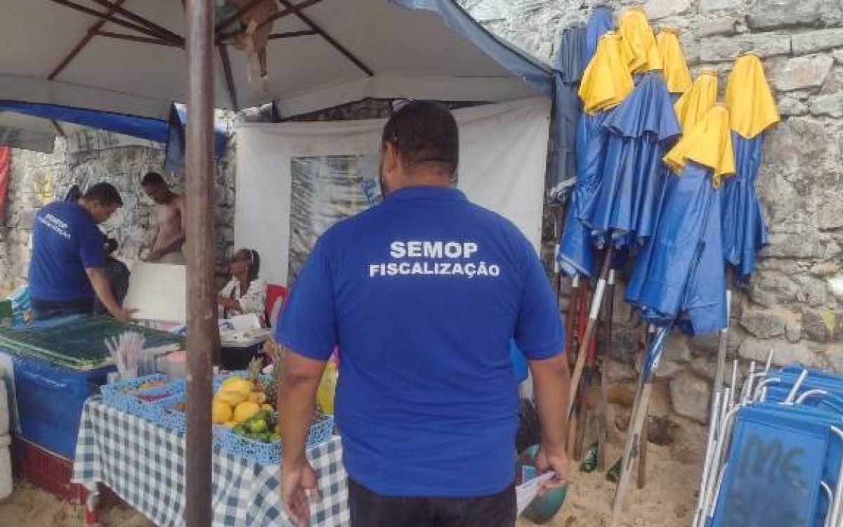 Semop promove ação educativa de ordenamento para ambulantes no Porto da Barra