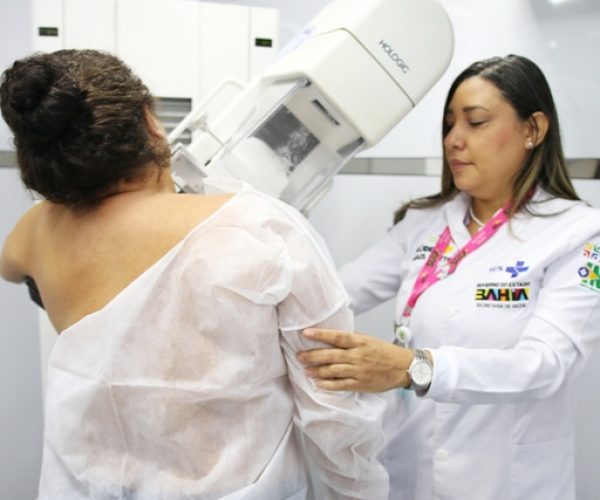 Outubro Rosa: Sesab mantém agendamentos para mamografias e consultas em Salvador