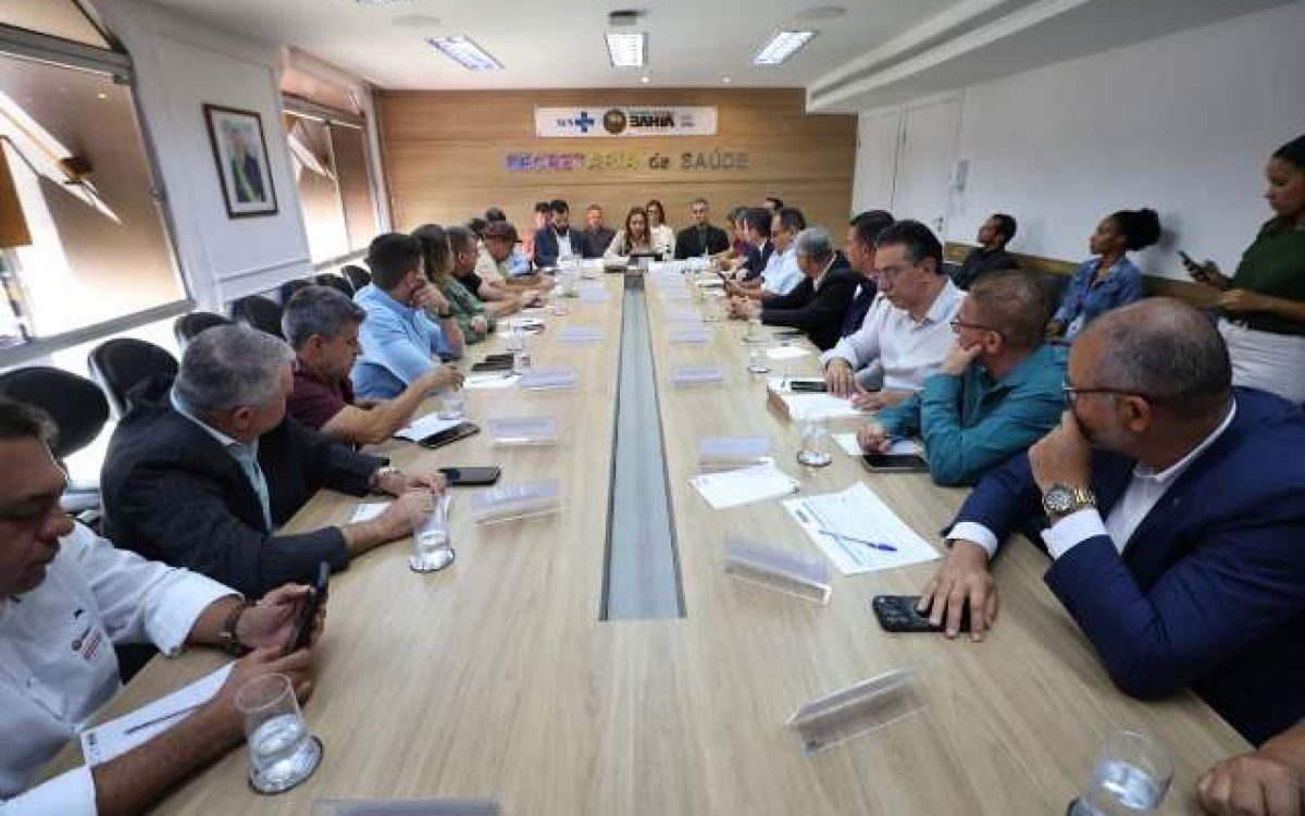 Secretária se reúne com prefeitos da região de Brumado para qualificar assistência à saúde