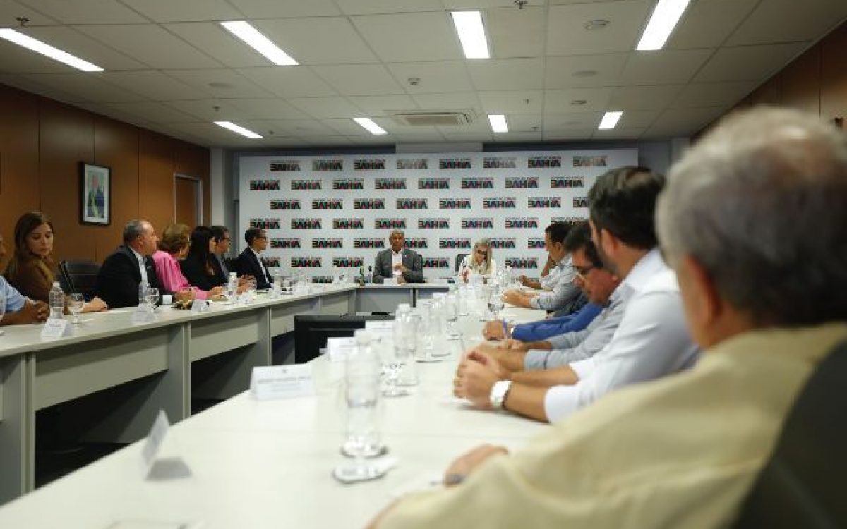 Governo da Bahia amplia investimentos em água e beneficia cidades do interior