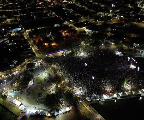 Frei Gilson faz apresentação histórica em Paulo Afonso em grande de fé e união