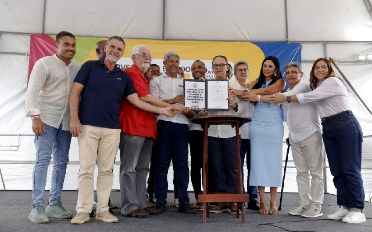 Governo do Estado autoriza pavimentação da BA-884 e entrega de equipamentos de segurança e saúde em Cairu