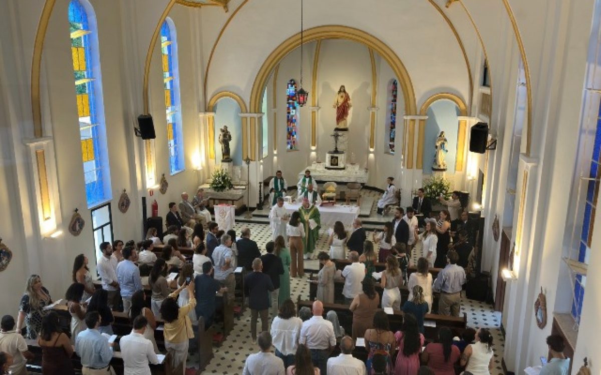Após quase duas décadas fechada, capela do Hospital Casa de Retiro São Francisco volta a receber fiéis em missa especial