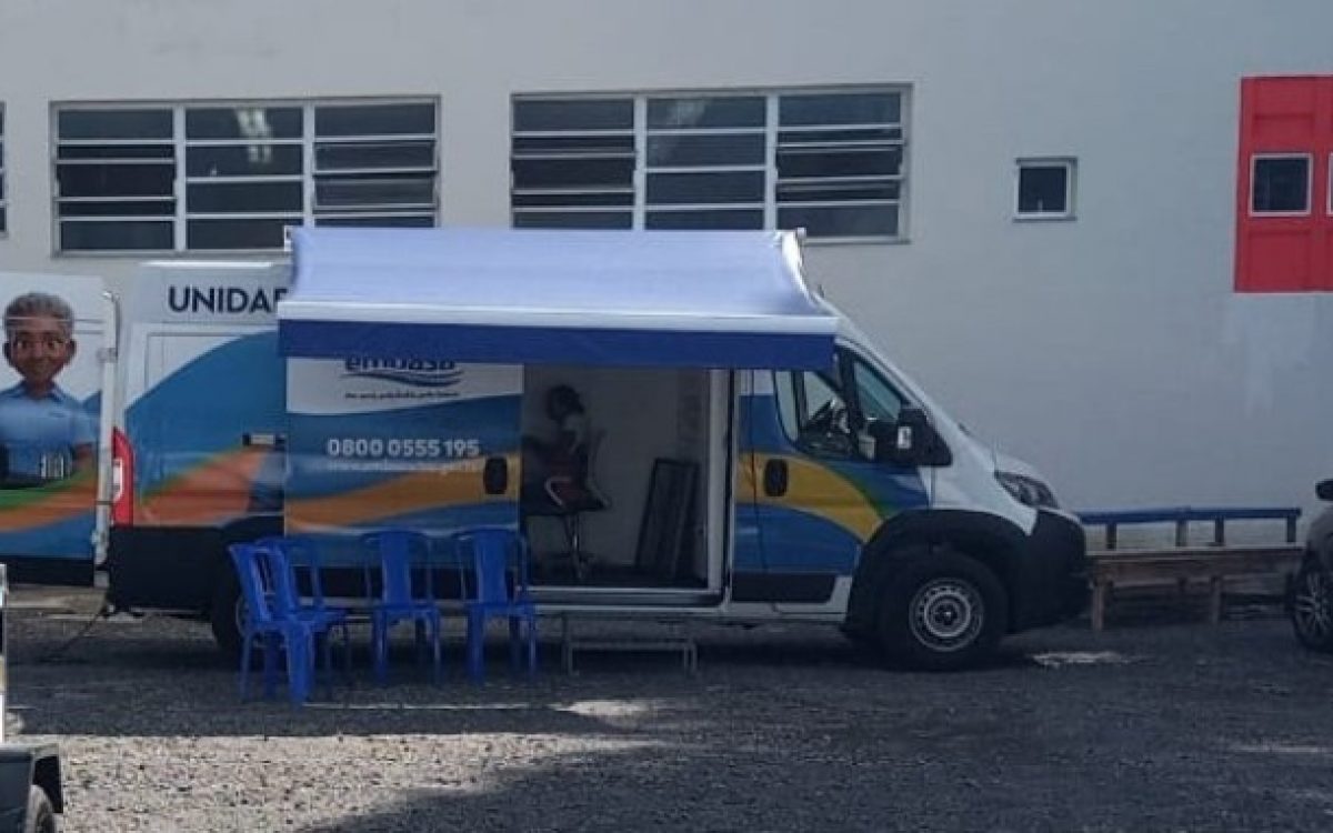 Unidade móvel da Embasa atende moradores de Salvador e Santo Amaro