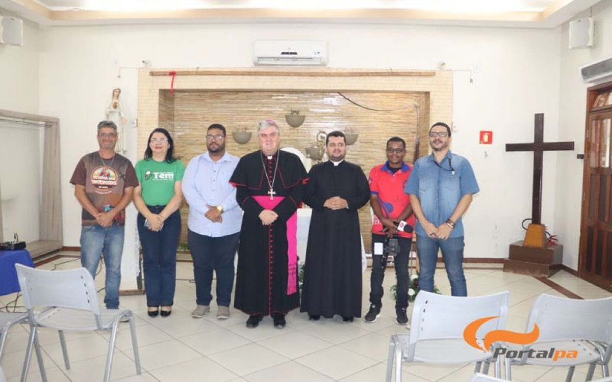DIOCESE DE PAULO AFONSO REALIZA COLETIVA DE IMPRENSA E ASSINATURA OFICIAL DA CARTA PASTORAL DO JUBILEU DIOCESANO