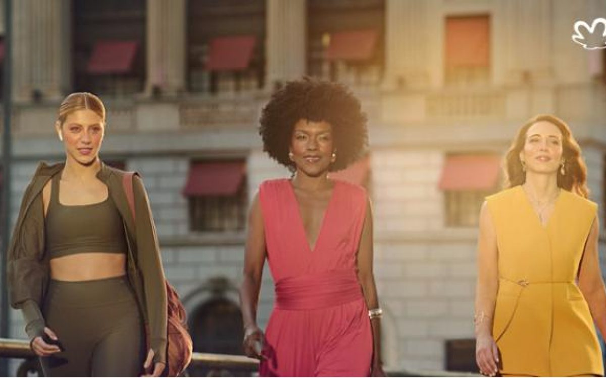 Em campanha de nova fragrância, Natura faz um convite às mulheres: “Liberte a deusa que você é”