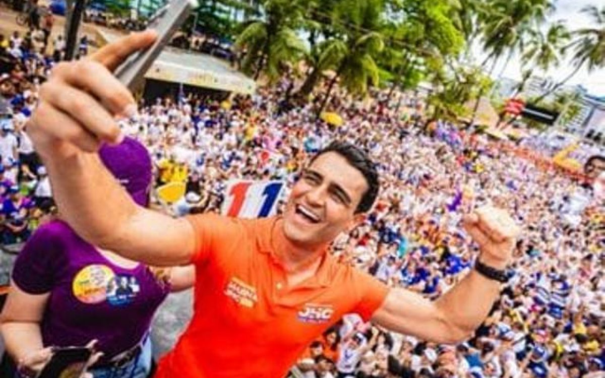 JHC vence Renan Filho no primeiro turno e é eleito governador de Alagoas