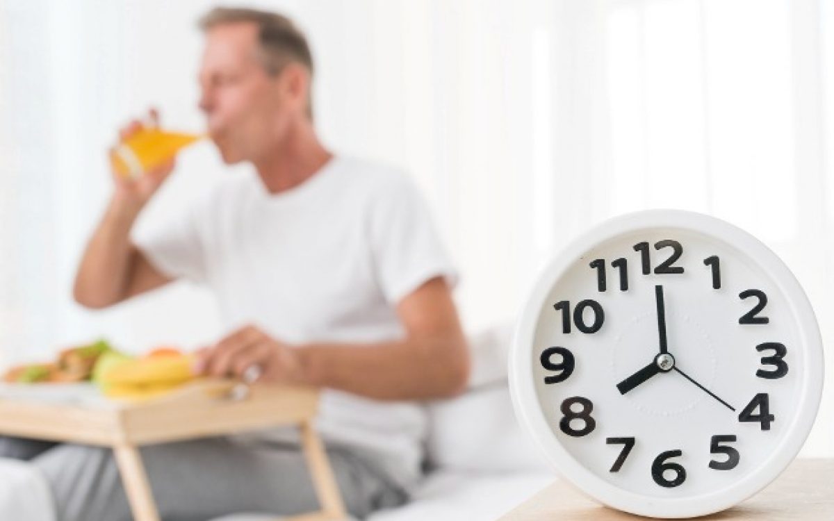 Jejum intermitente entra no radar de quem deseja engravidar, mas especialistas fazem alerta sobre impactos na fertilidade