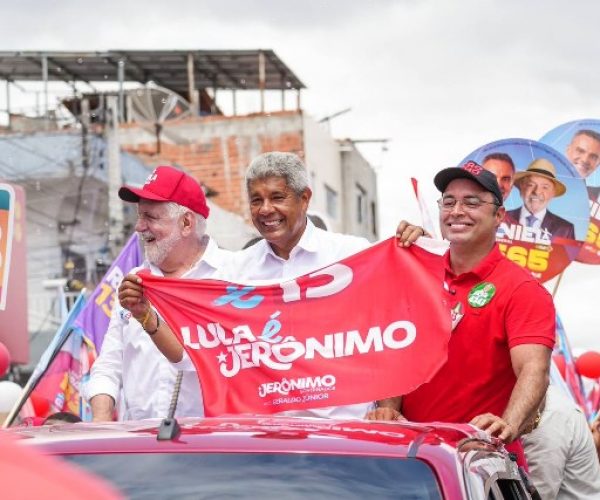 Em caminhada lotada do Time de Lula em Paulo Afonso, Jerônimo crava: “Isso aqui é data povo”