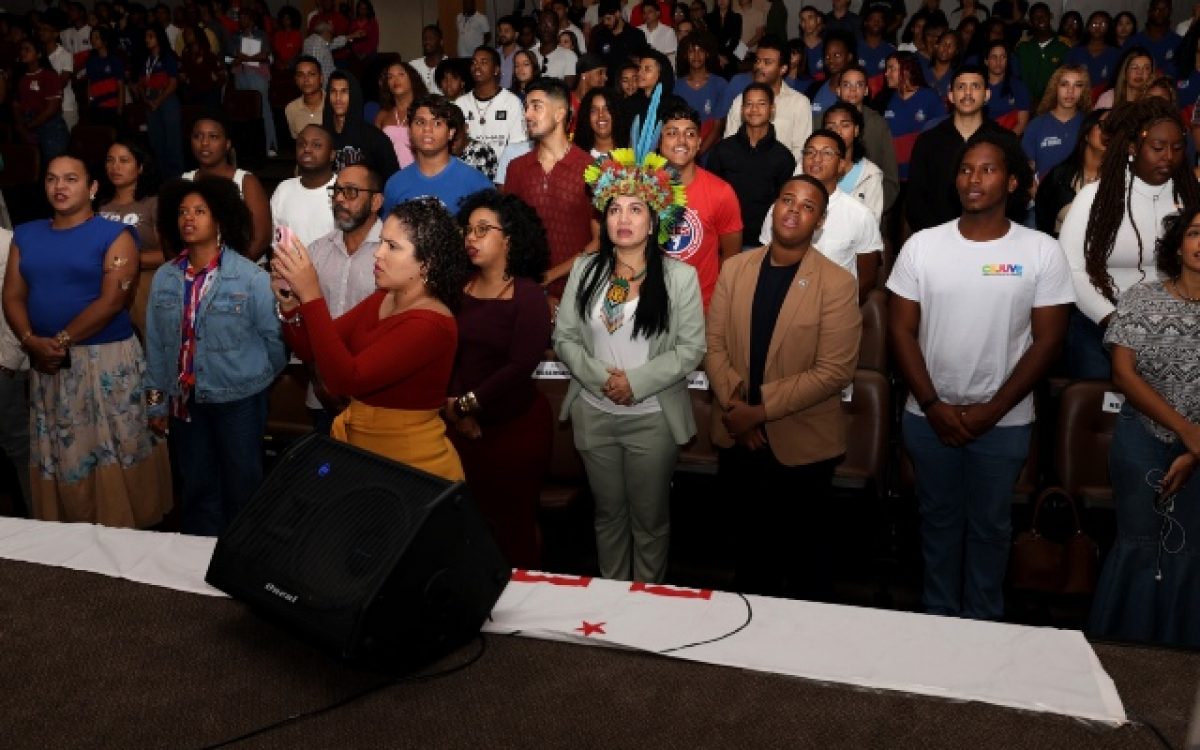 Juventude baiana discute participação social e políticas públicas em ato na Alba