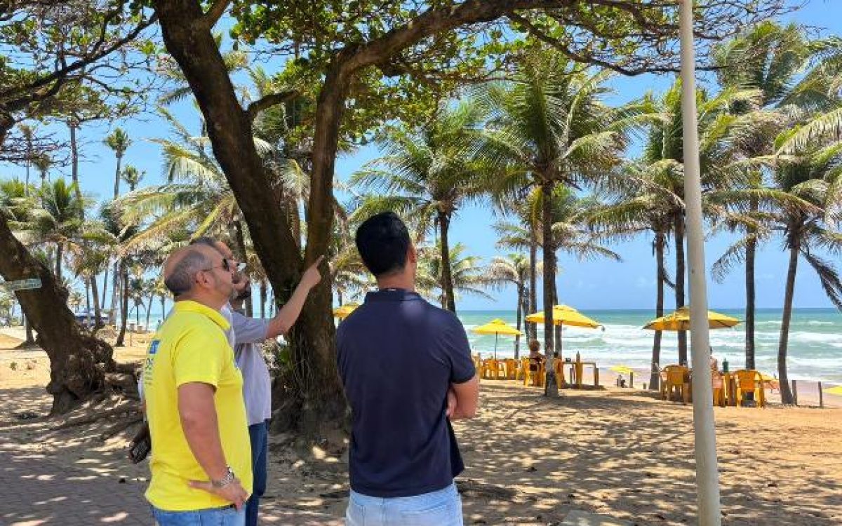 Prefeitura de Salvador repõe luminárias furtadas em Stella Maris e Praia do Flamengo