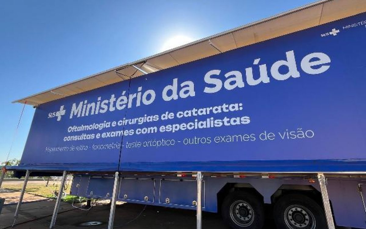 Representante do Ministério da Saúde visita Carreta de Saúde da Mulher em Itabuna (BA)