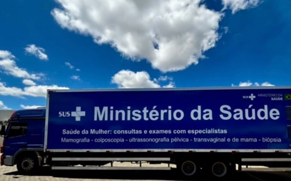 Representante do Ministério da Saúde visita carreta de saúde da mulher em Paulo Afonso (BA)