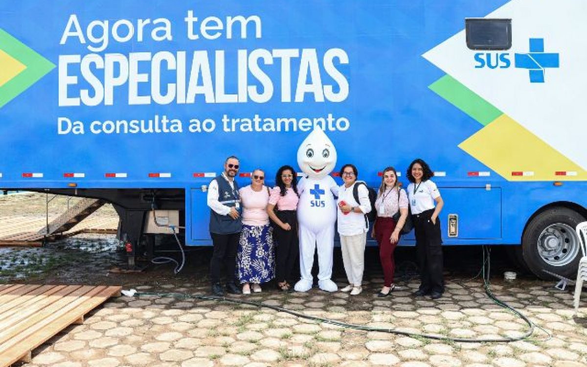Ministério da Saúde leva carreta oftalmológica do Agora Tem Especialistas para o município de Teixeira de Freitas (BA)