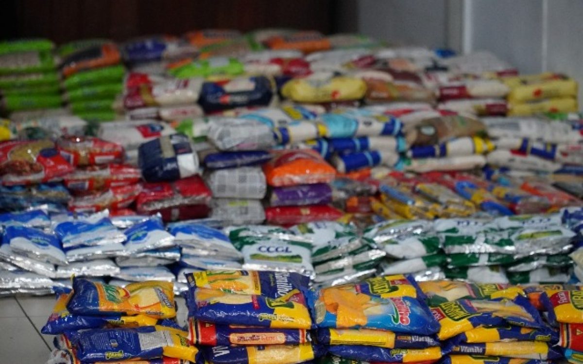 Mobilização estudantil arrecada quase 3 toneladas de alimentos para doação em Salvador e Litoral Norte