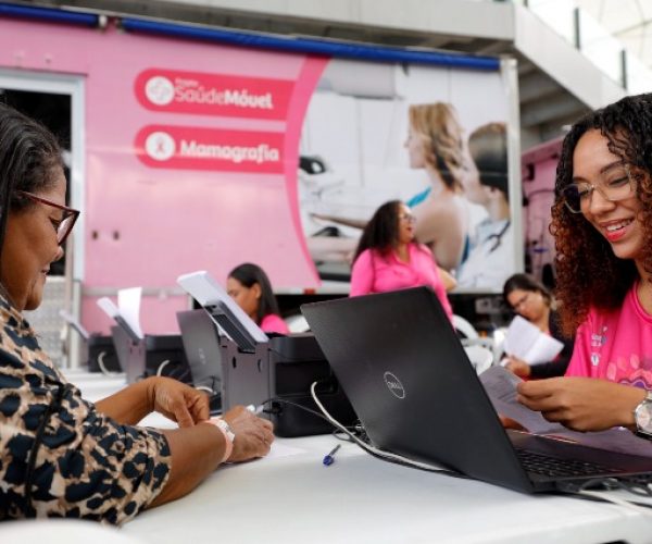 Outubro Rosa: Bahia dá início ao mutirão de 40 mil mamografias na capital e interior do estado