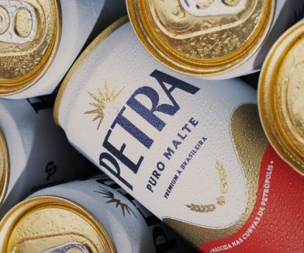 Petra reposiciona a marca para valorizar cerveja premium à brasileira